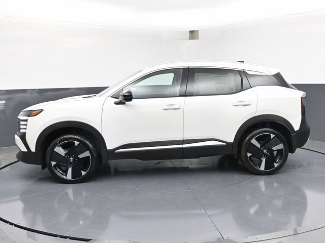 2026 Aspen White Tricoat Nissan Kicks SR FWD SUV