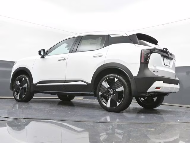 2026 Aspen White Tricoat Nissan Kicks SR FWD SUV
