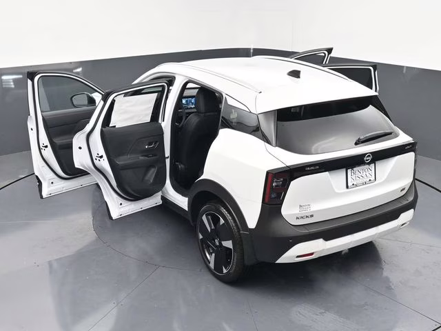 2026 Aspen White Tricoat Nissan Kicks SR FWD SUV