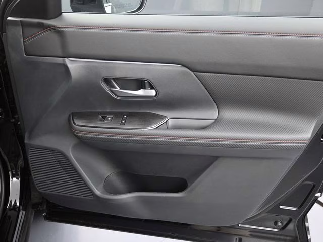 2026 Super Black Nissan Kicks SR FWD SUV