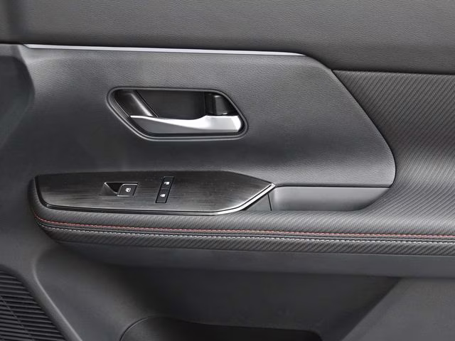 2026 Super Black Nissan Kicks SR FWD SUV