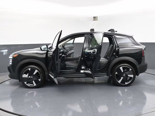 2026 Super Black Nissan Kicks SR FWD SUV