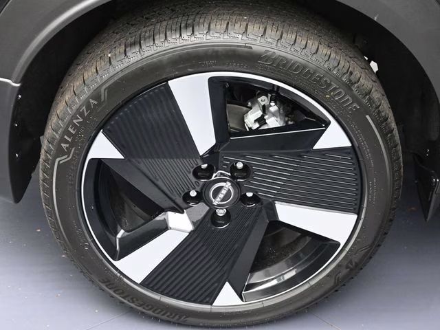 2026 Super Black Nissan Kicks SR AWD SUV