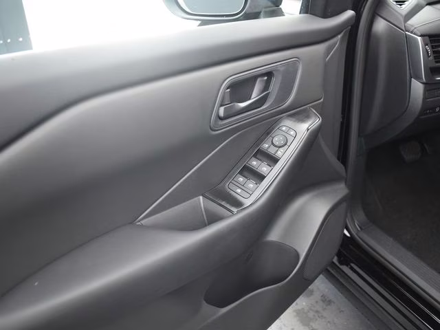 2025 Super Black Nissan Rogue S FWD SUV