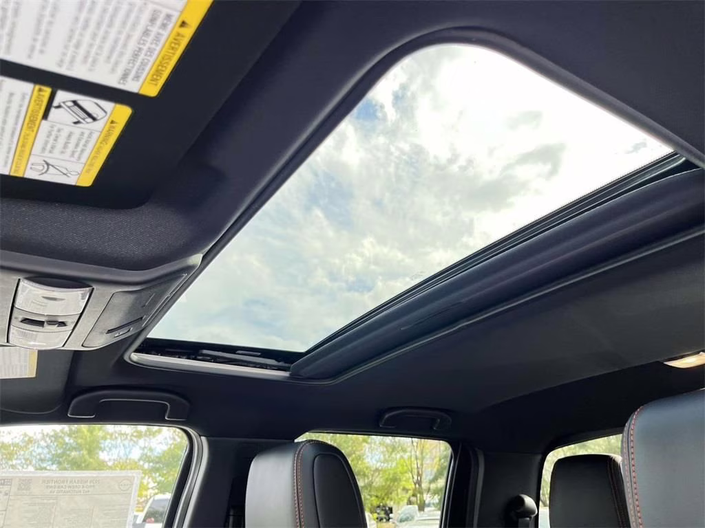 2026 Glacier White Nissan Frontier PRO-X RWD Truck