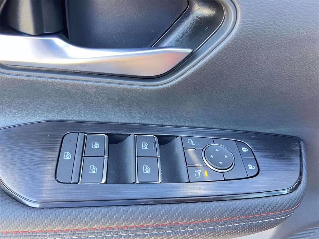 2026 Scarlet Ember Tintcoat Nissan Kicks SR FWD SUV