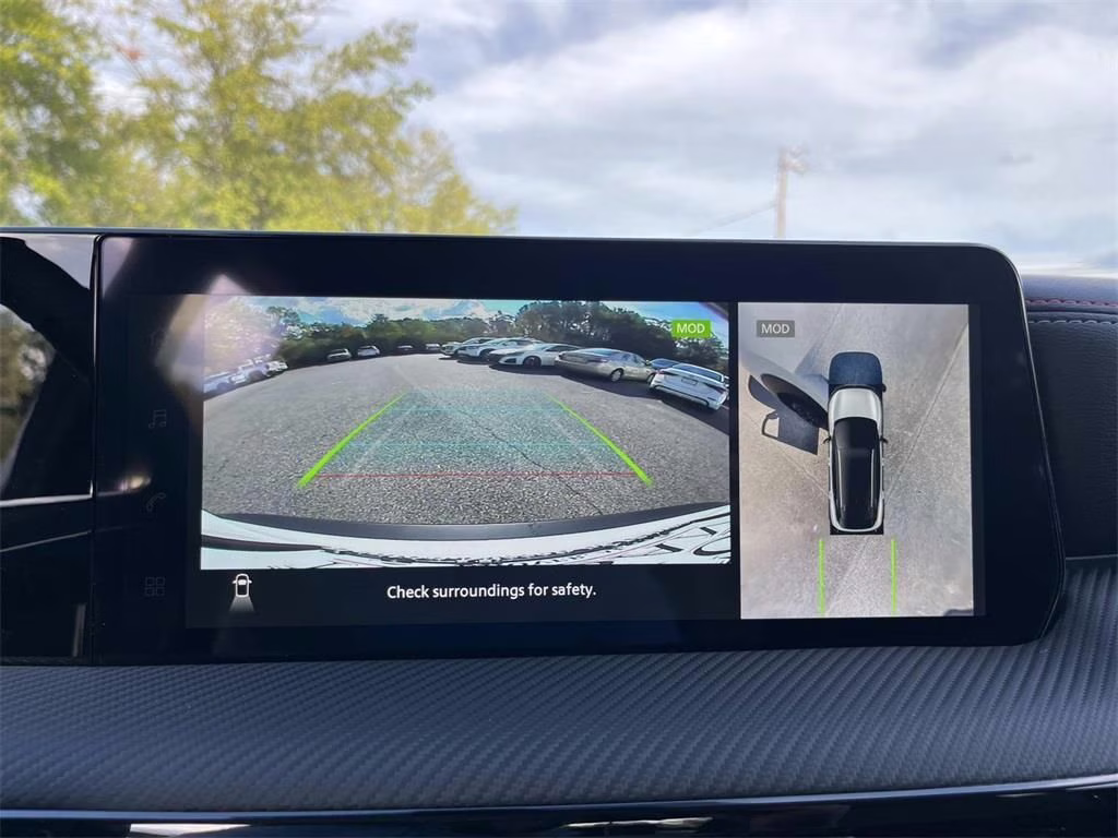 2026 Aspen White Tricoat Nissan Kicks SR FWD SUV