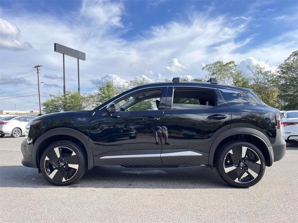 2026 Super Black Nissan Kicks SR FWD SUV