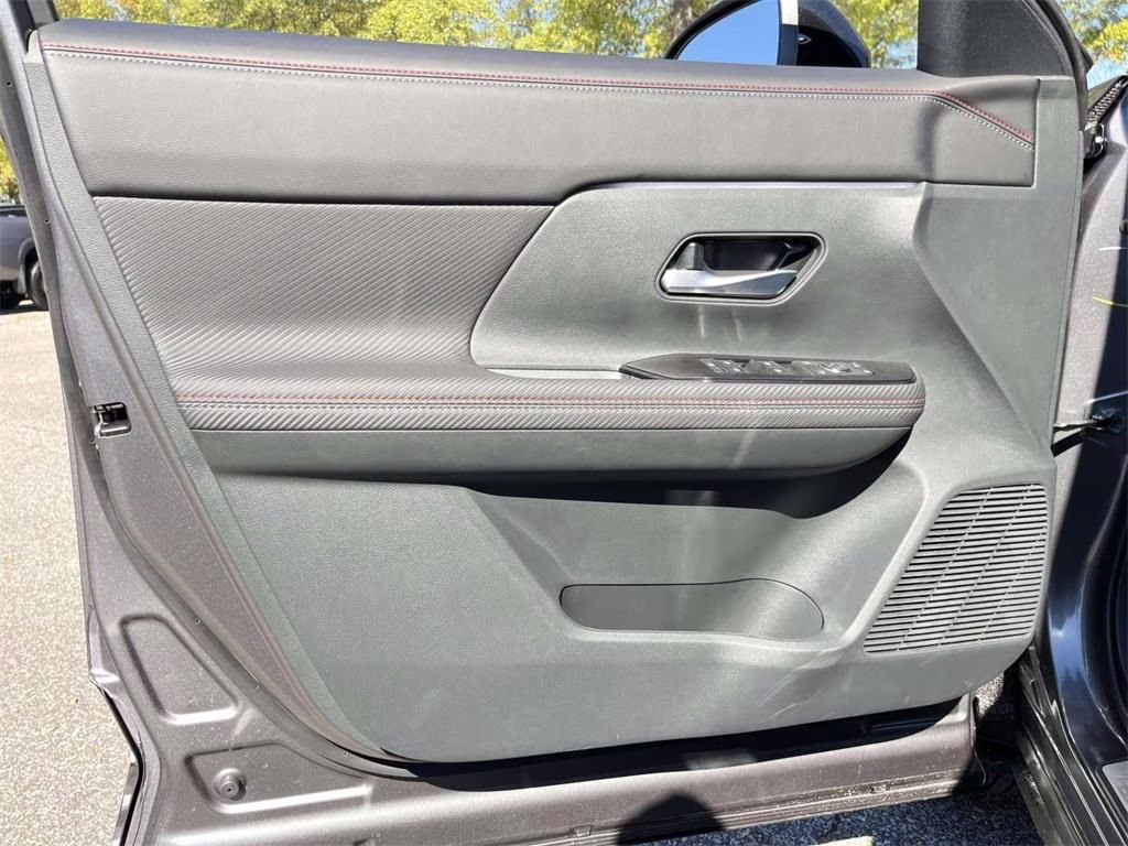 2026 Gun Metallic Nissan Kicks SR FWD SUV