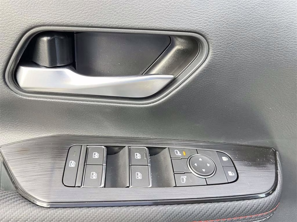 2026 Aspen White Tricoat Nissan Kicks SR FWD SUV