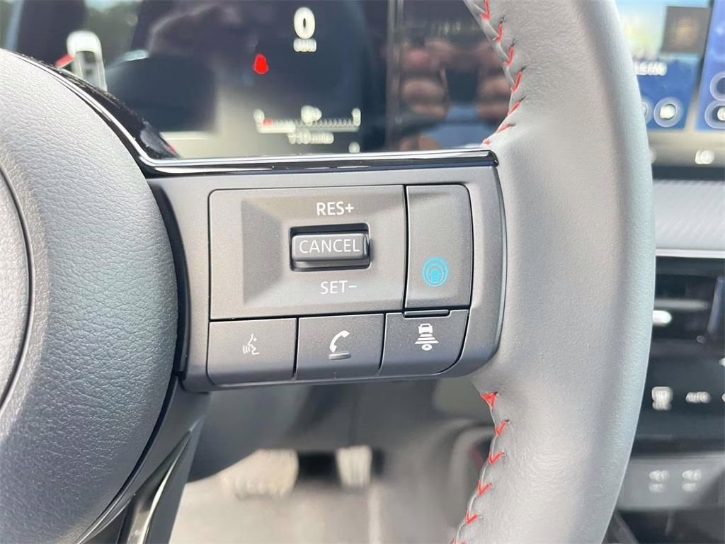 2026 Aspen White Tricoat Nissan Kicks SR FWD SUV