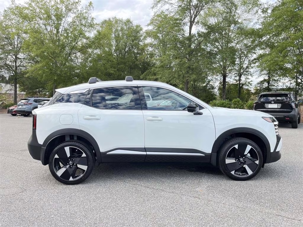 2026 Aspen White Tricoat Nissan Kicks SR FWD SUV
