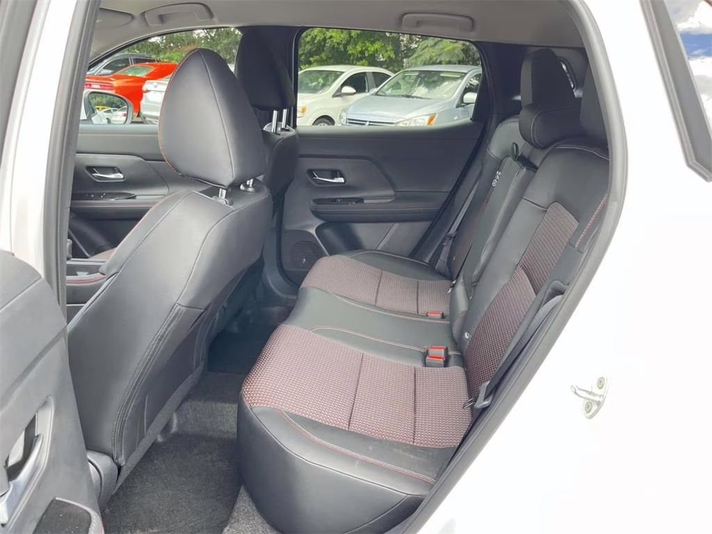 2025 Aspen White Tricoat Nissan Kicks SR AWD SUV