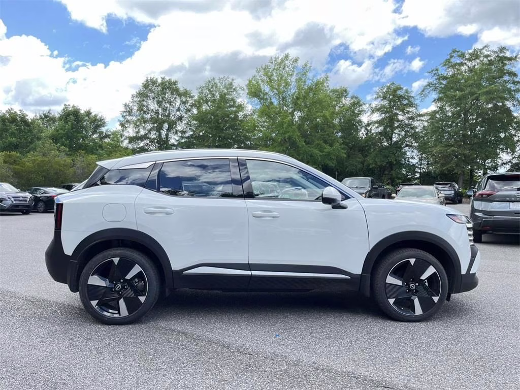 2025 Aspen White Tricoat Nissan Kicks SR AWD SUV