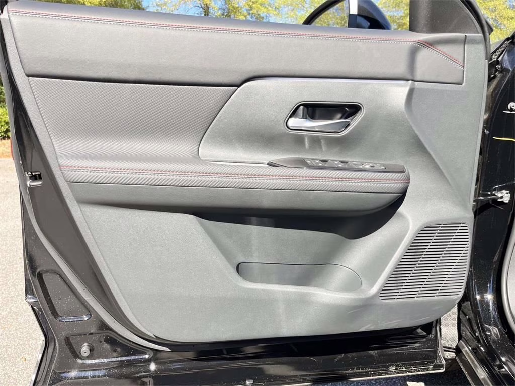 2026 Super Black Nissan Kicks SR AWD SUV