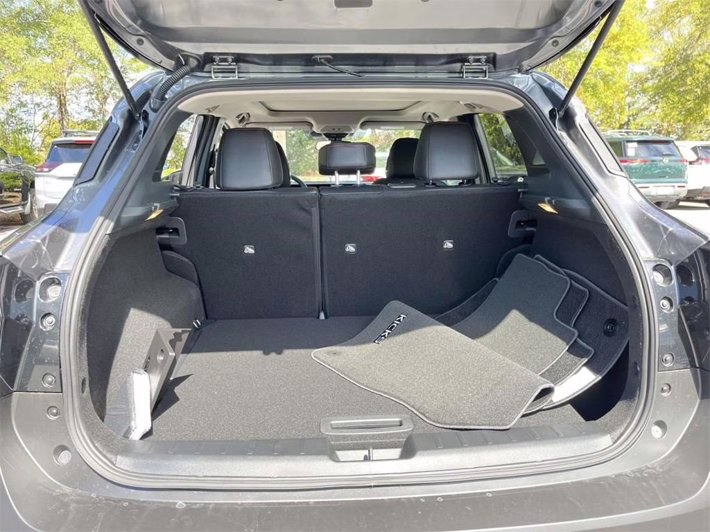 2026 Gun Metallic Nissan Kicks SR FWD SUV