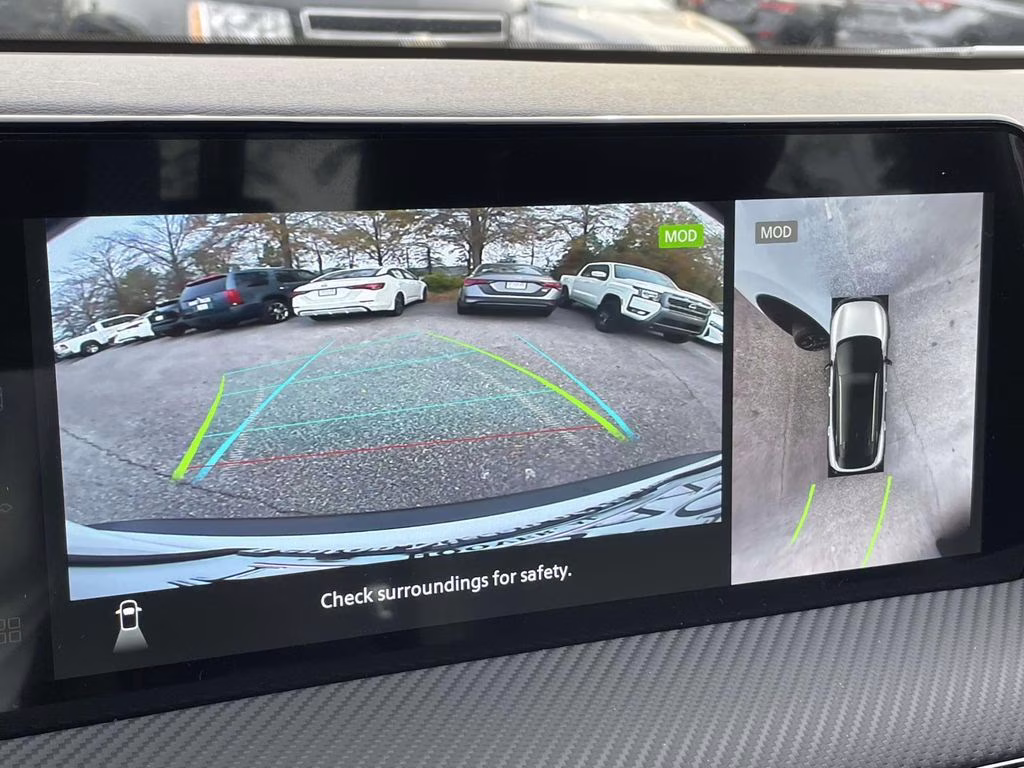 2026 Aspen White Tricoat Nissan Kicks SR FWD SUV