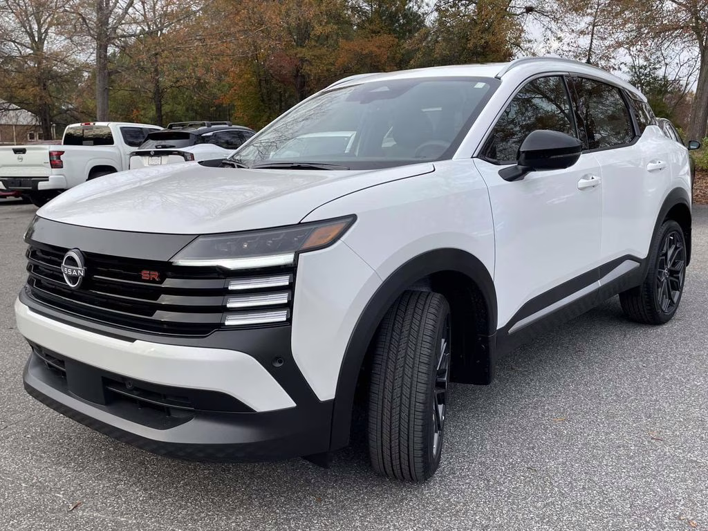 2026 Aspen White Tricoat Nissan Kicks SR FWD SUV