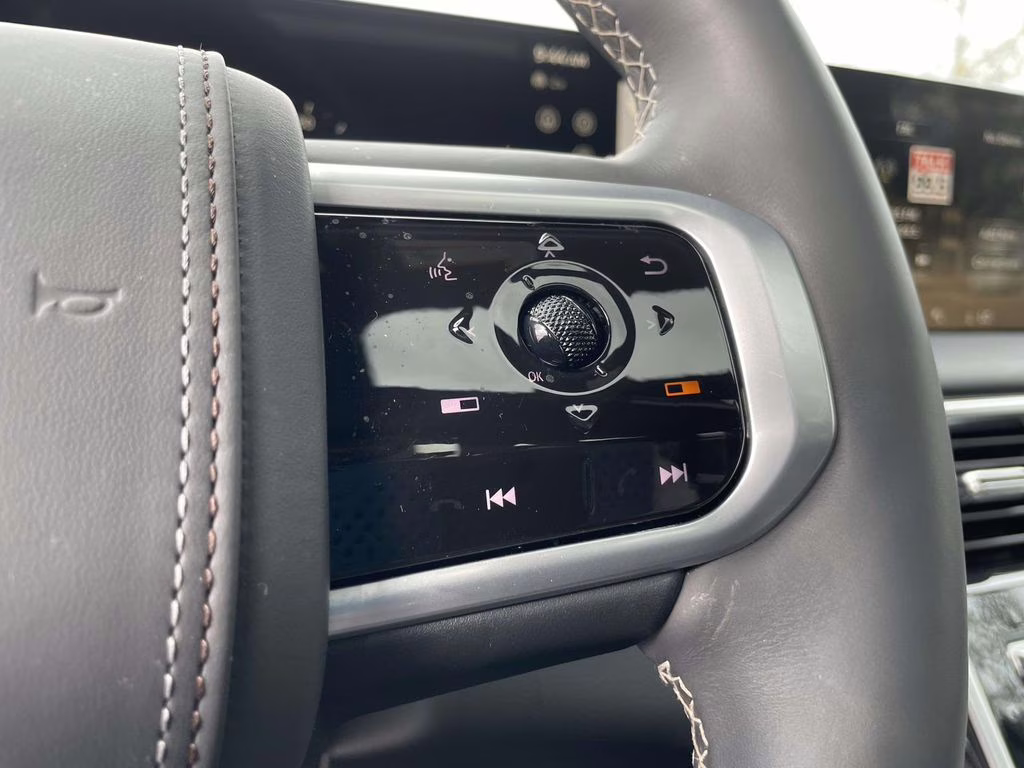 2025 Everest White Pearl Tricoat Nissan Armada Platinum Reserve RWD SUV