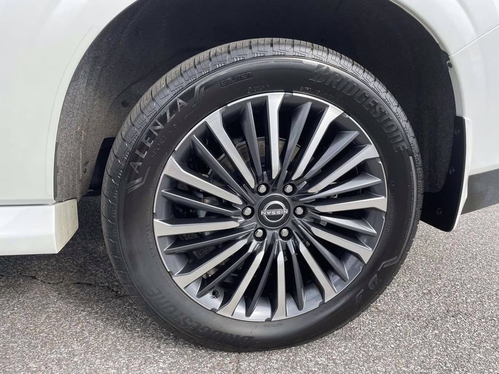 2025 Everest White Pearl Tricoat Nissan Armada Platinum Reserve RWD SUV