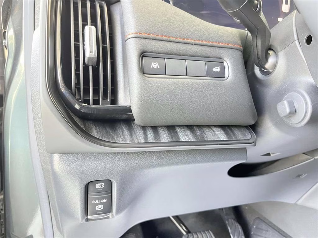 2025 Alpine Metallic/Super Black Nissan Armada PRO-4X 4X4 SUV