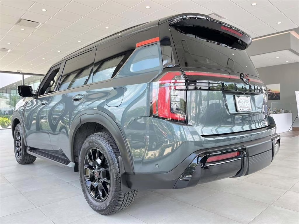 2025 Alpine Metallic/Super Black Nissan Armada PRO-4X 4X4 SUV