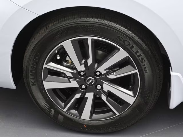 2025 Gray Sky Pearl Nissan Versa 1.6 SV FWD Sedan