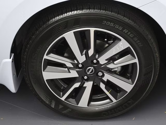 2025 Gray Sky Pearl Nissan Versa 1.6 SV FWD Sedan