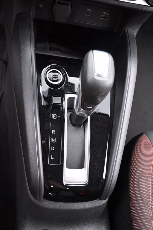 2025 Gray Sky Pearl Nissan Versa 1.6 SR FWD Sedan