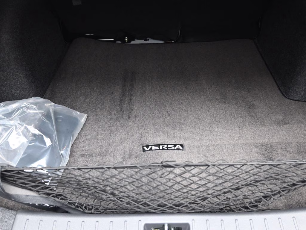 2025 Gray Sky Pearl Nissan Versa 1.6 SR FWD Sedan