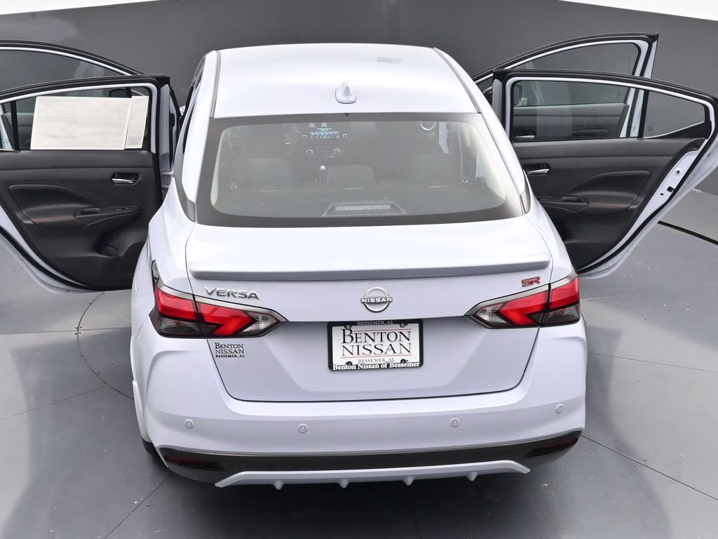 2025 Gray Sky Pearl Nissan Versa 1.6 SR FWD Sedan