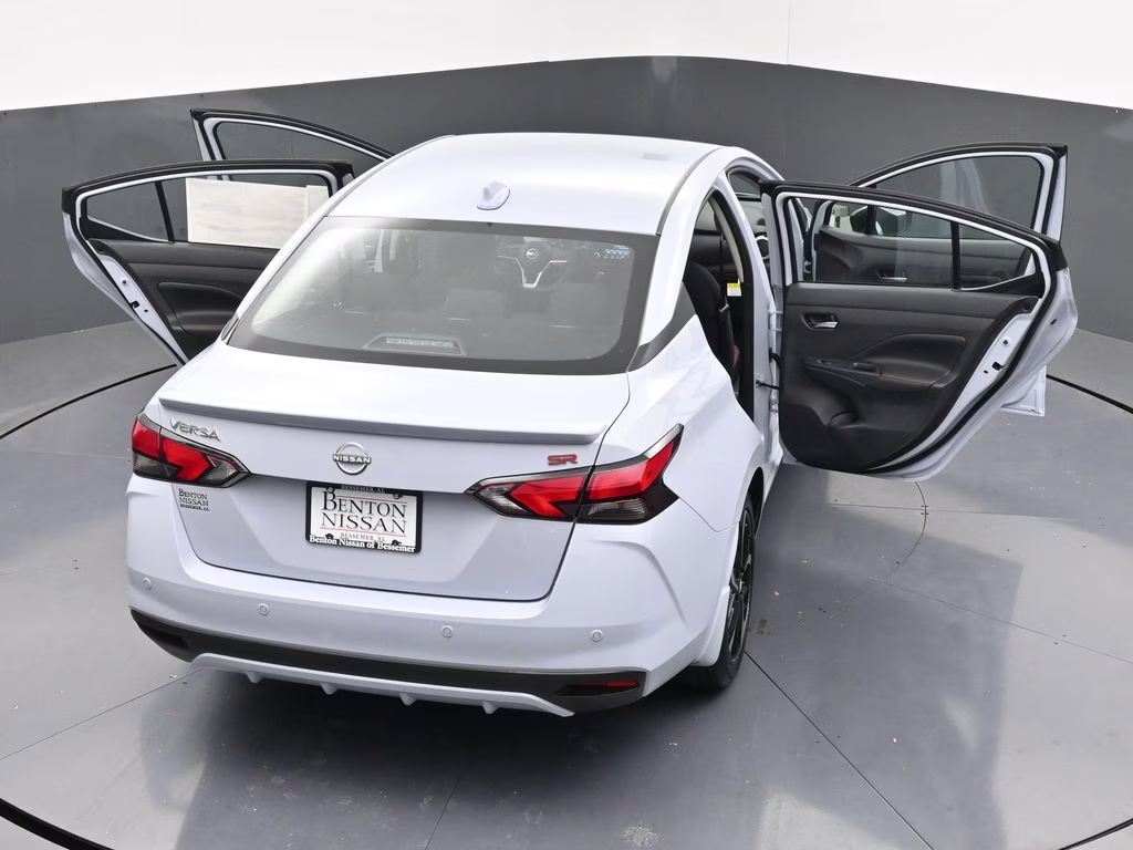 2025 Gray Sky Pearl Nissan Versa 1.6 SR FWD Sedan