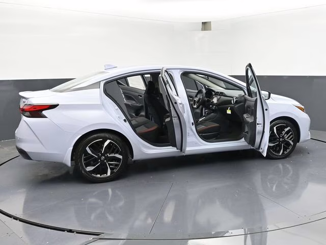 2025 Gray Sky Pearl Nissan Versa 1.6 SR FWD Sedan