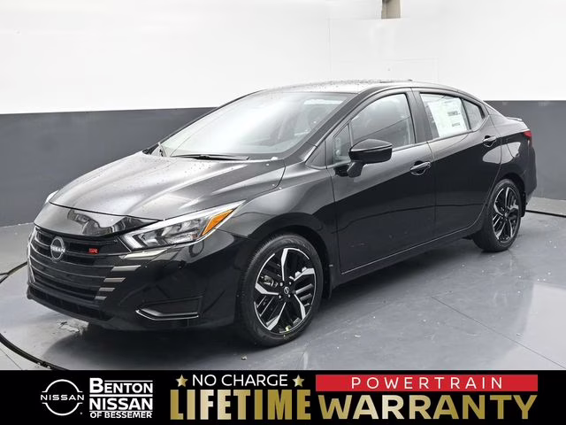 2025 Super Black Metallic Nissan Versa 1.6 SR FWD Sedan