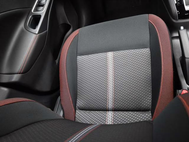 2025 Super Black Metallic Nissan Versa 1.6 SR FWD Sedan