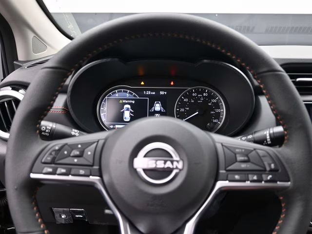 2025 Super Black Metallic Nissan Versa 1.6 SR FWD Sedan