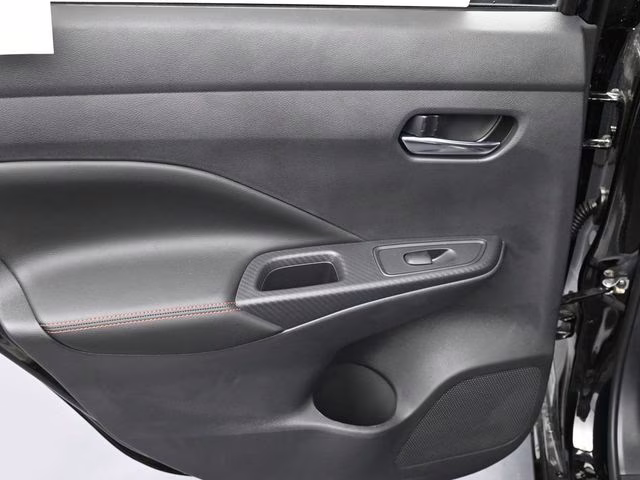 2025 Super Black Metallic Nissan Versa 1.6 SR FWD Sedan