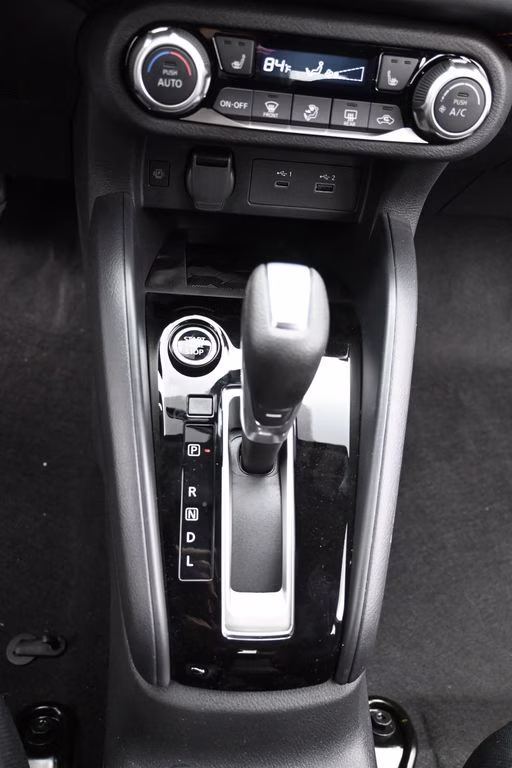 2025 Gun Metallic Nissan Versa 1.6 SR FWD Sedan
