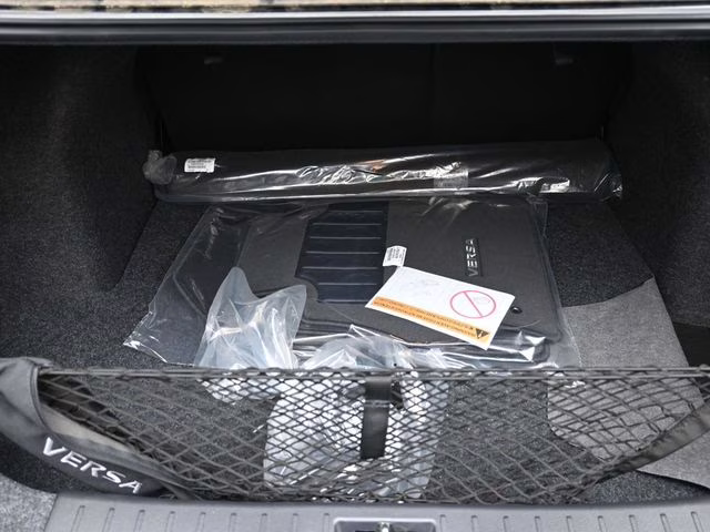 2025 Gun Metallic Nissan Versa 1.6 SR FWD Sedan