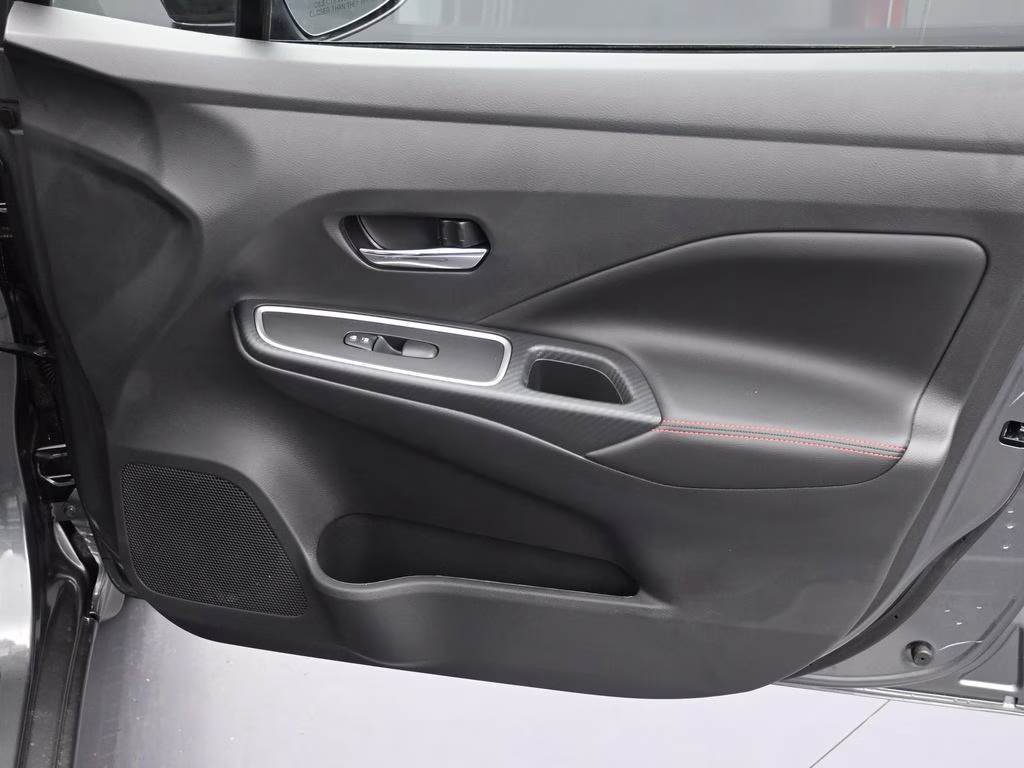 2025 Gun Metallic Nissan Versa 1.6 SR FWD Sedan