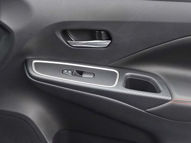 2025 Gun Metallic Nissan Versa 1.6 SR FWD Sedan