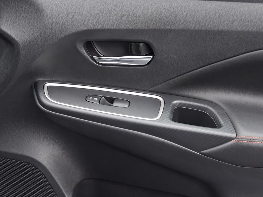 2025 Gun Metallic Nissan Versa 1.6 SR FWD Sedan