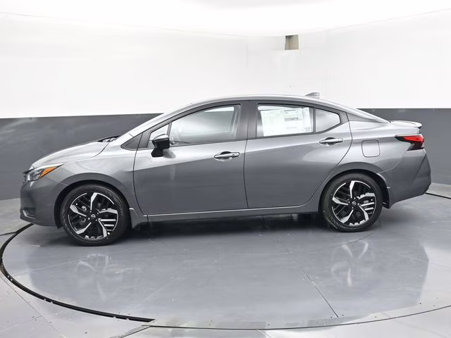 2025 Gun Metallic Nissan Versa 1.6 SR FWD Sedan