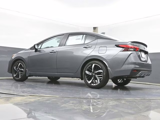 2025 Gun Metallic Nissan Versa 1.6 SR FWD Sedan