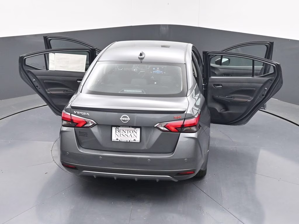 2025 Gun Metallic Nissan Versa 1.6 SR FWD Sedan
