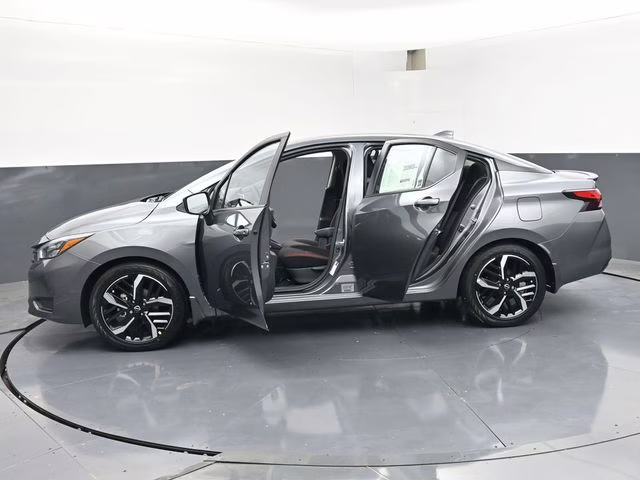 2025 Gun Metallic Nissan Versa 1.6 SR FWD Sedan