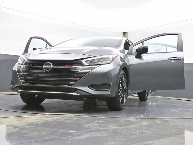 2025 Gun Metallic Nissan Versa 1.6 SR FWD Sedan