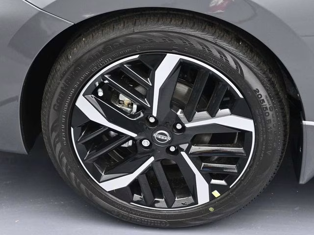 2025 Gun Metallic Nissan Versa 1.6 SR FWD Sedan