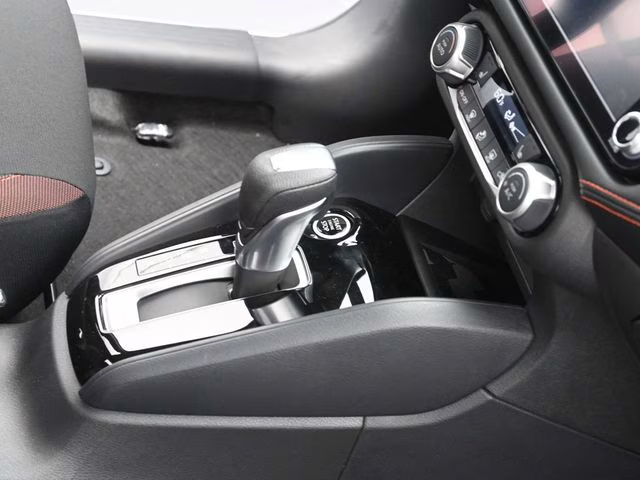 2025 Aspen White Tricoat Nissan Versa 1.6 SR FWD Sedan