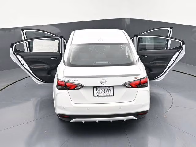 2025 Aspen White Tricoat Nissan Versa 1.6 SR FWD Sedan